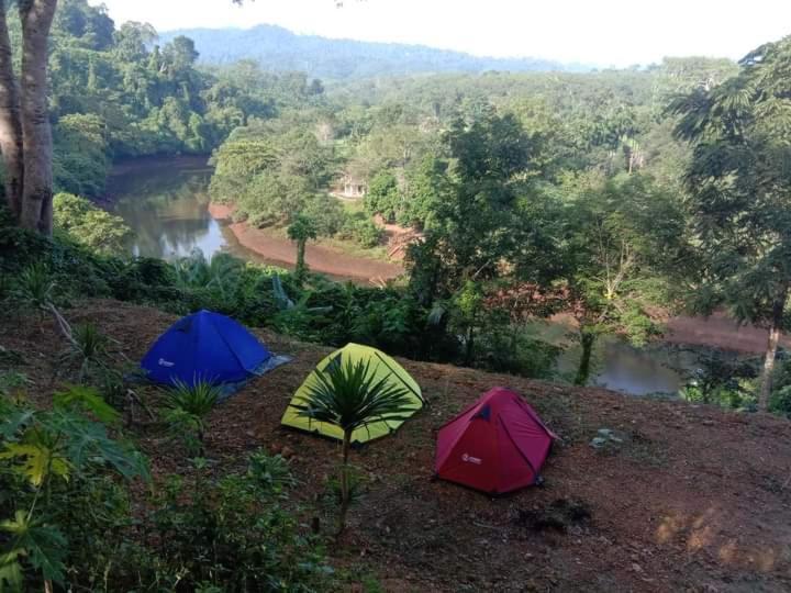 ภูริรักษ์ โฮมสเตย์ Ban Pha Saeng Lang Exterior foto